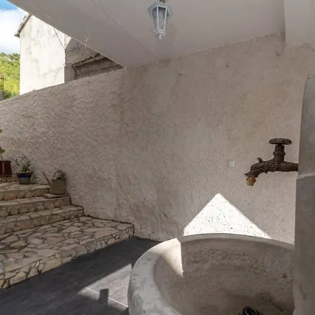 Eden Mediterranean House Apartment Vrsine