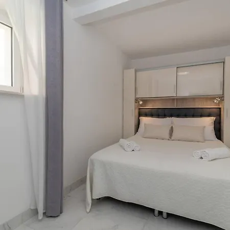 Eden Mediterranean House *