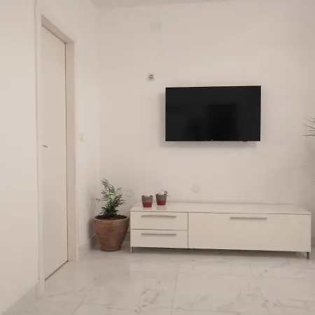 Eden Mediterranean House Lägenhet